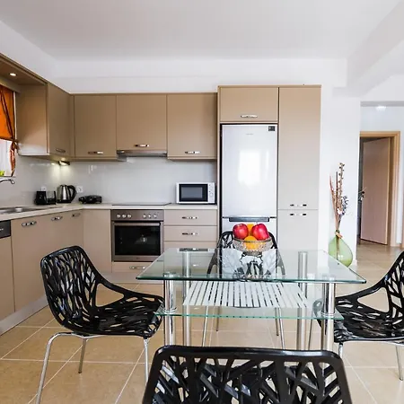Lägenhet Modern Broumas - A Spacious Haven *