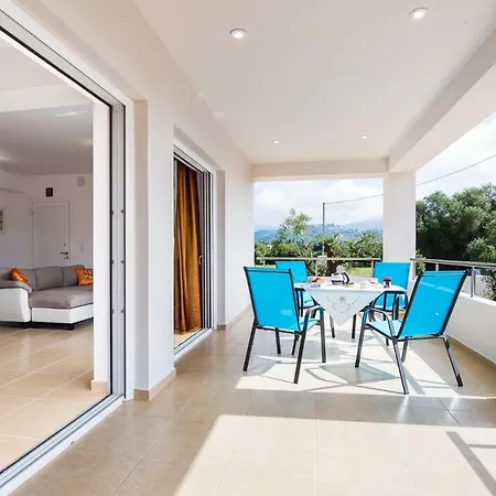 Lägenhet Modern Broumas - A Spacious Haven *