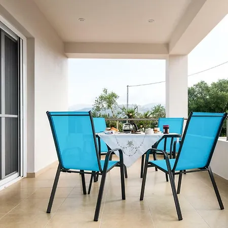 Modern Broumas - A Spacious Haven Keramiai